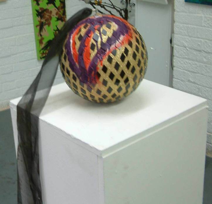 FOOL'S GOLD (found objects/spray paint, Sean Worrall - 2012)