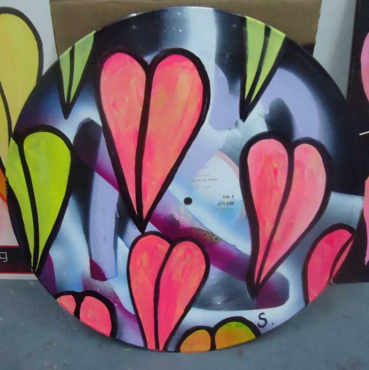 A session of fresh layers on vinyl, old sleeves and such....