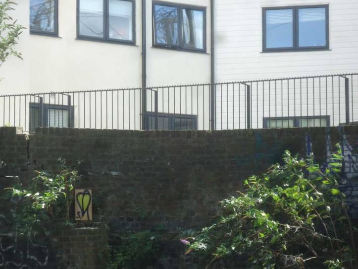 With the other leaves nn the cana lwall